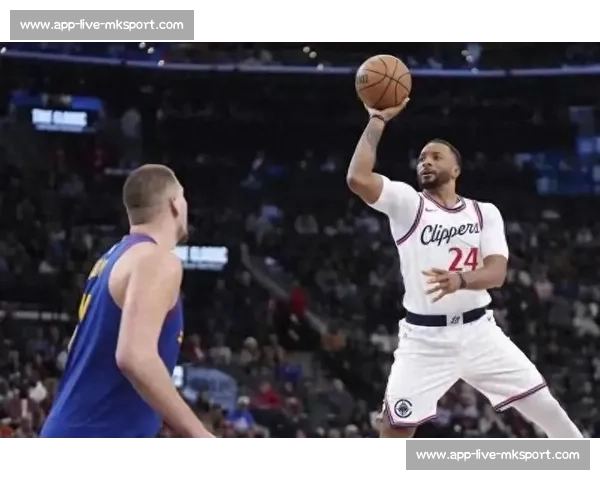 哈登 2 年 8150 万续约快船！鲍威尔成交易核心，快船瞄准内线补强