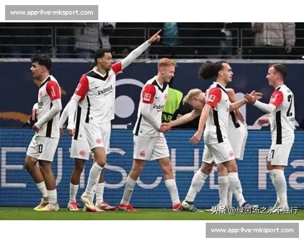 曼联领跑三强争夺埃基蒂克，法兰克福标价 1 亿欧元