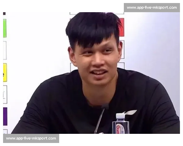 许钟豪铁山靠致亚洲第一后卫报销，CBA 恶汉再引国际争议