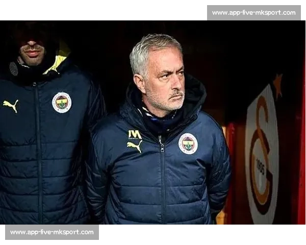 土超黑幕曝光！足协官员密谋报复穆帅，狂人或重返英超豪门