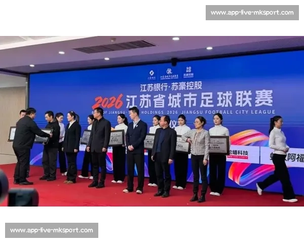 苏超排面炸裂！赞助商激增 + 空中编队 + 家乡舰助阵